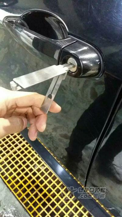 西安西影路配汽车钥匙[汽车开锁]029-68868308_2