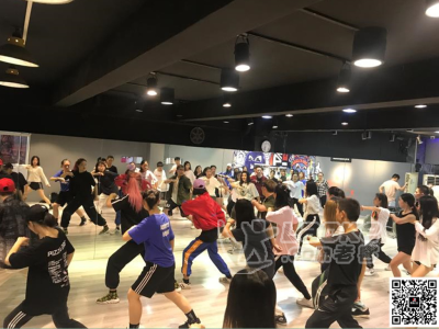 想进修街舞去哪划算，哪里有街舞进修可以包住宿_0