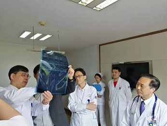 股骨头坏死的早期治疗_南京哪家医院看股骨头坏死效果好_0