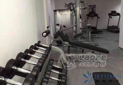 使用跑步机时常放的错误_3