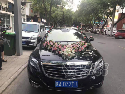 西安婚车租赁，婚庆车队，婚庆租车，奔驰迈巴赫_1