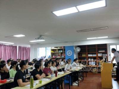 为什么很多人都想从事保育员？_0