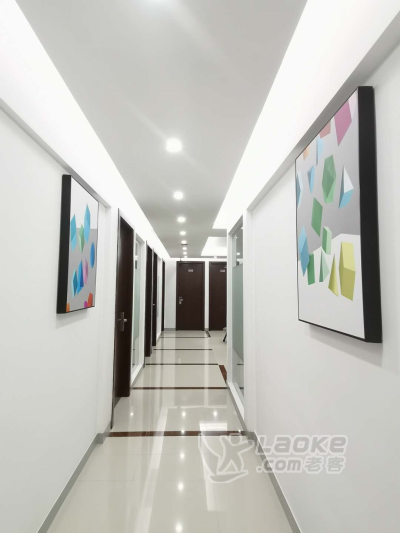 办公家具齐全，精装小面积，680房租物管水电全包_1