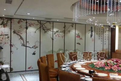 酒店餐厅包厢活动隔板惠阳吊轨滑轮折叠木质隔断定制_3