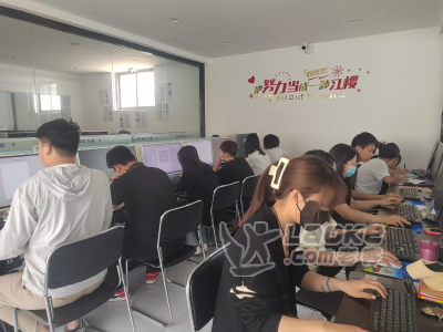 泊头市精英职业技术学校_0